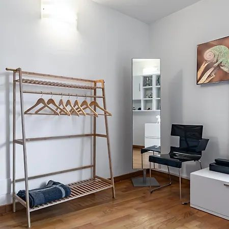 Apartman Behind Politeama Theater